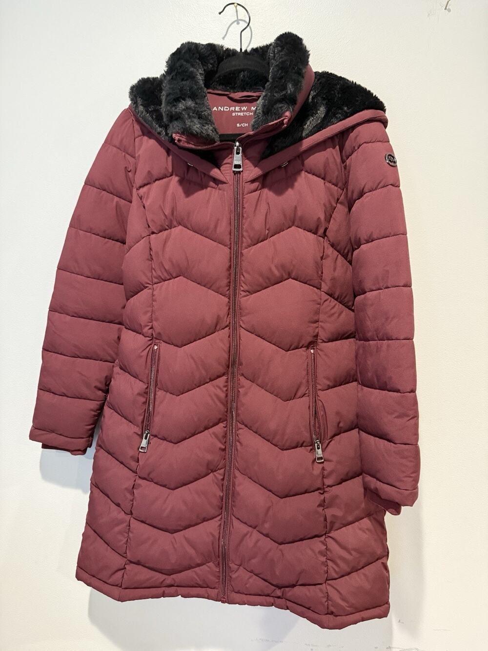 Andrew Marc Women's Small Burgundy Chevron Puffer Coat Jacket Faux Fur Hood